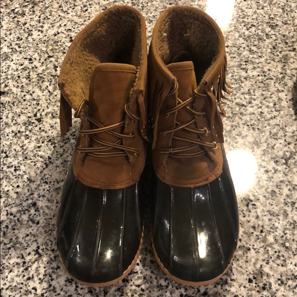 Fringe Duck Boots